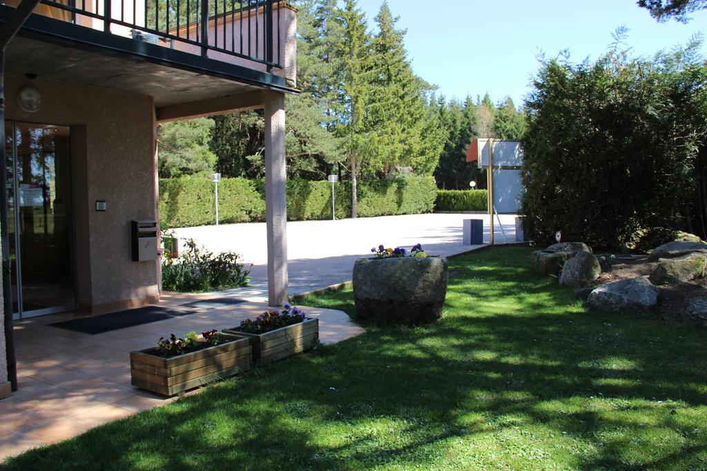 Hotel Restaurant Logis La Meridienne Anglards-de-Saint-Flour Kültér fotó