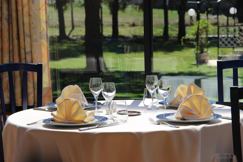Hotel Restaurant Logis La Meridienne Anglards-de-Saint-Flour Kültér fotó