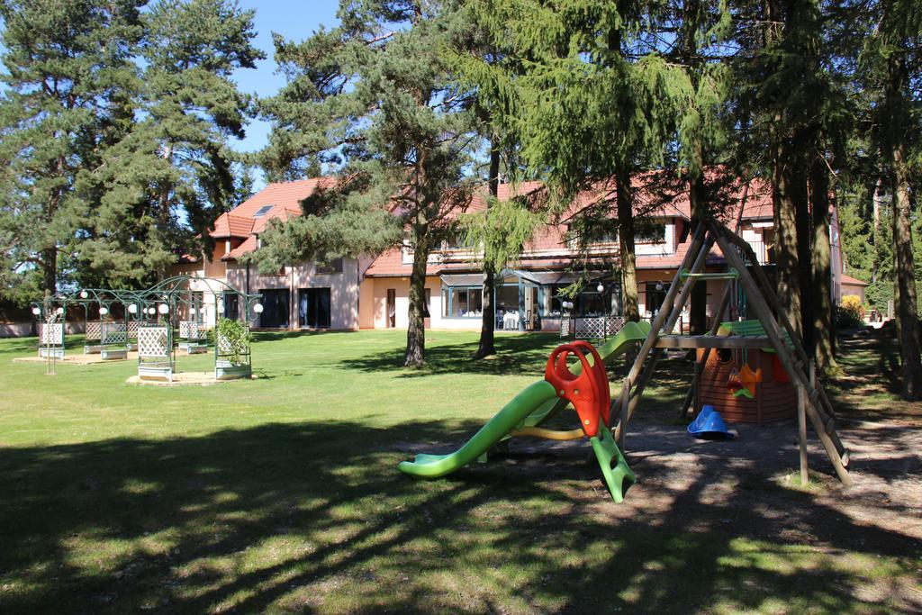 Hotel Restaurant Logis La Meridienne Anglards-de-Saint-Flour Kültér fotó