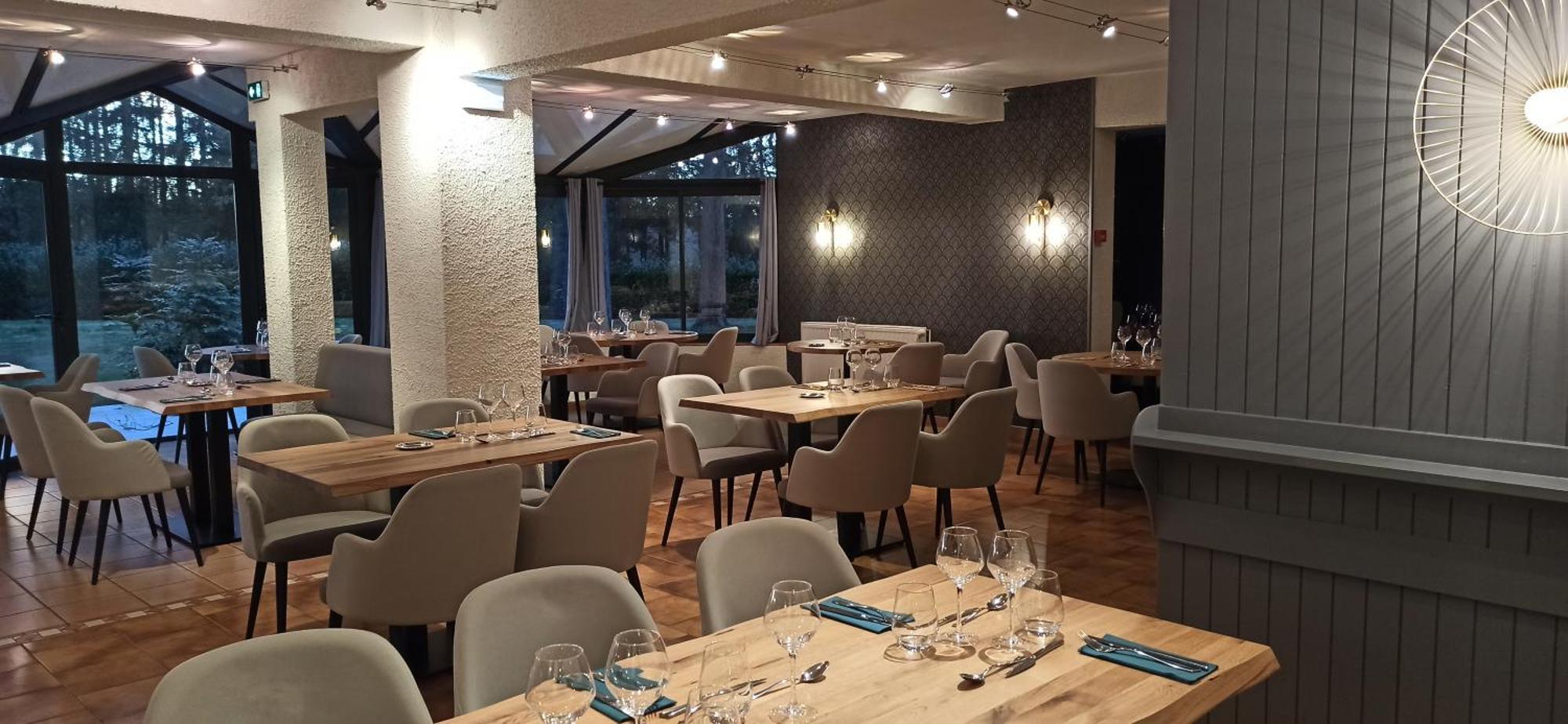 Hotel Restaurant Logis La Meridienne Anglards-de-Saint-Flour Kültér fotó