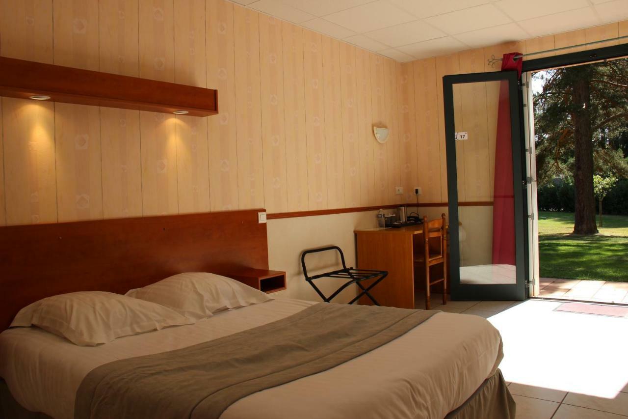 Hotel Restaurant Logis La Meridienne Anglards-de-Saint-Flour Kültér fotó