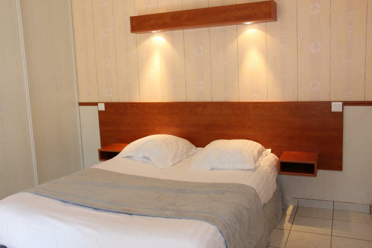 Hotel Restaurant Logis La Meridienne Anglards-de-Saint-Flour Kültér fotó
